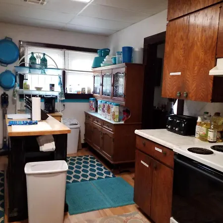 Historic Home - Sleeps 4 Adults - 1 Mile To Ft. Sill